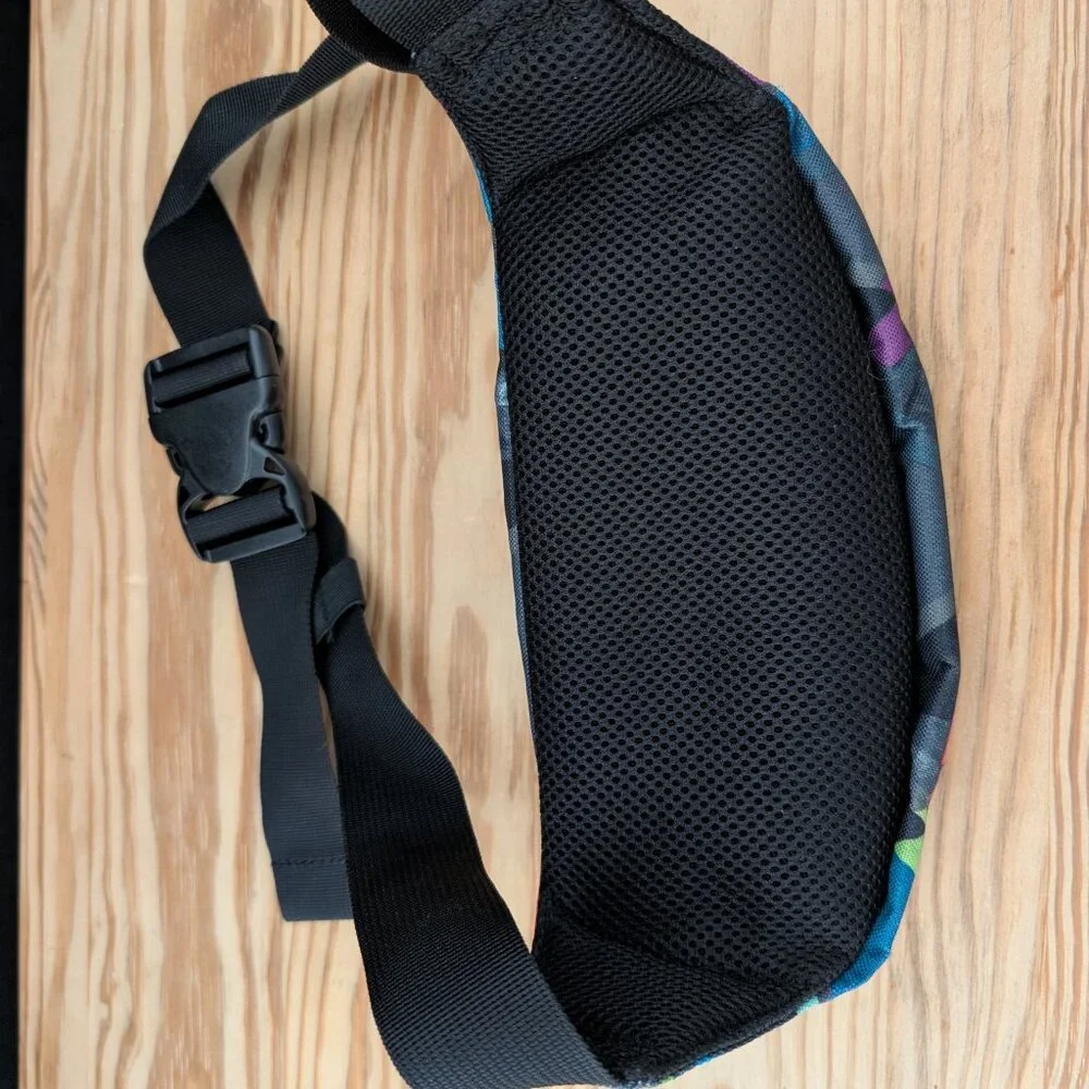 Dakine Crossbody Fanny Pack - Picture 8 of 8